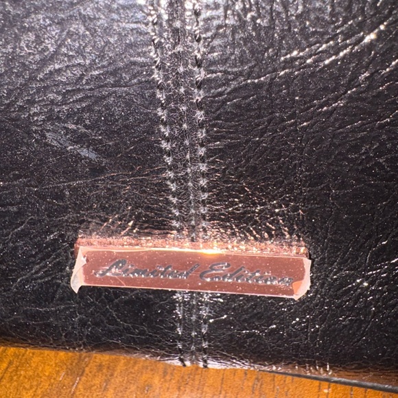 Elegant Black Handbag - Picture 16 of 16